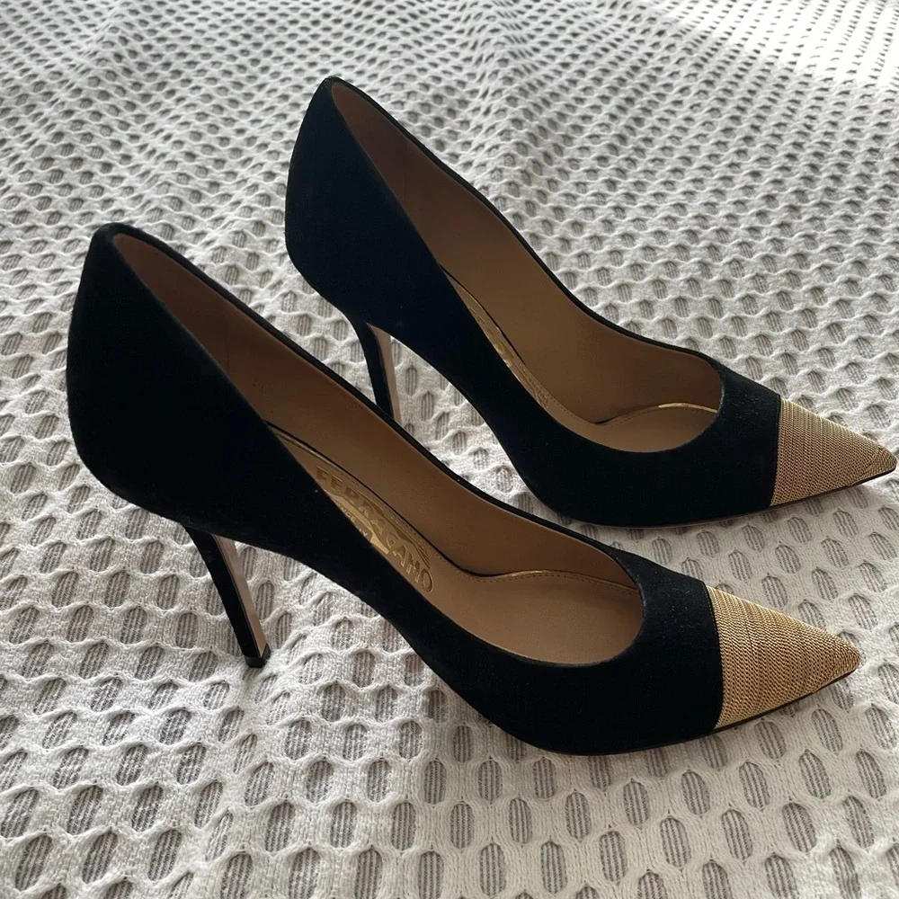 Salvatore Ferragamo Black Suede + Gold Chain Cap Tip Stilettos - 6.5 - Picture 8 of 9